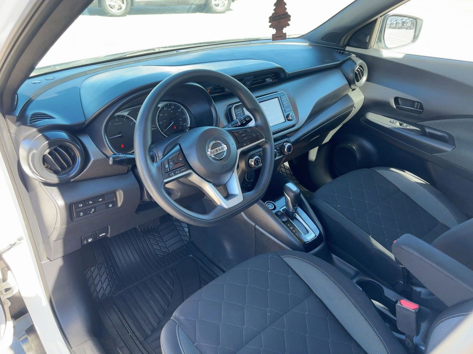 2020 Nissan Kicks S photo 3