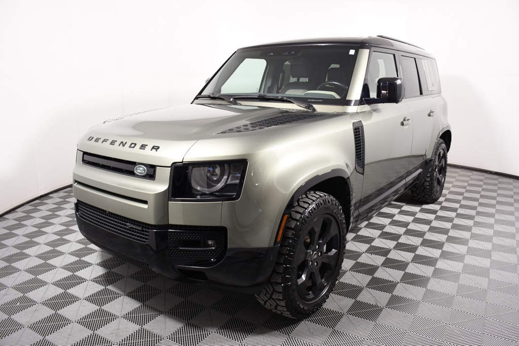 2022 Land Rover Defender X-Dynamic SE's photo