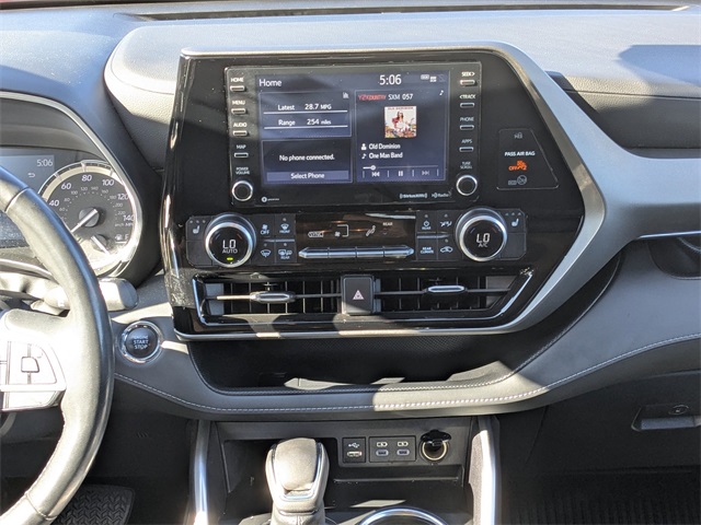 2022 Toyota Highlander XLE photo 17