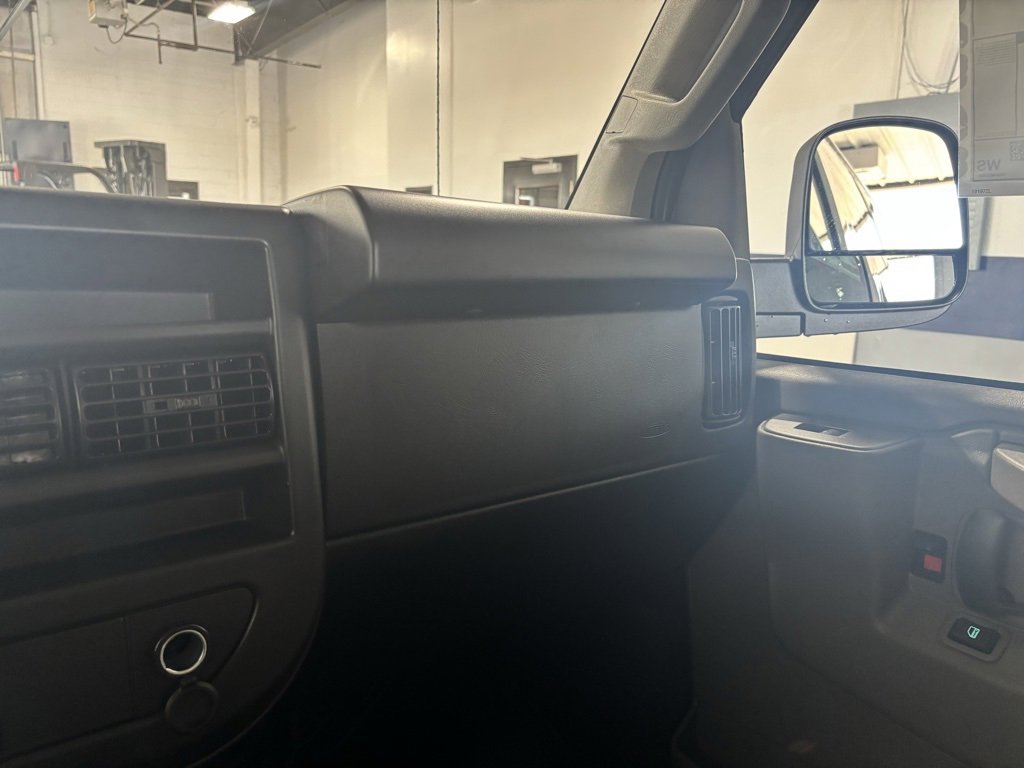 2025 Chevrolet Express Cargo 2500 photo 20