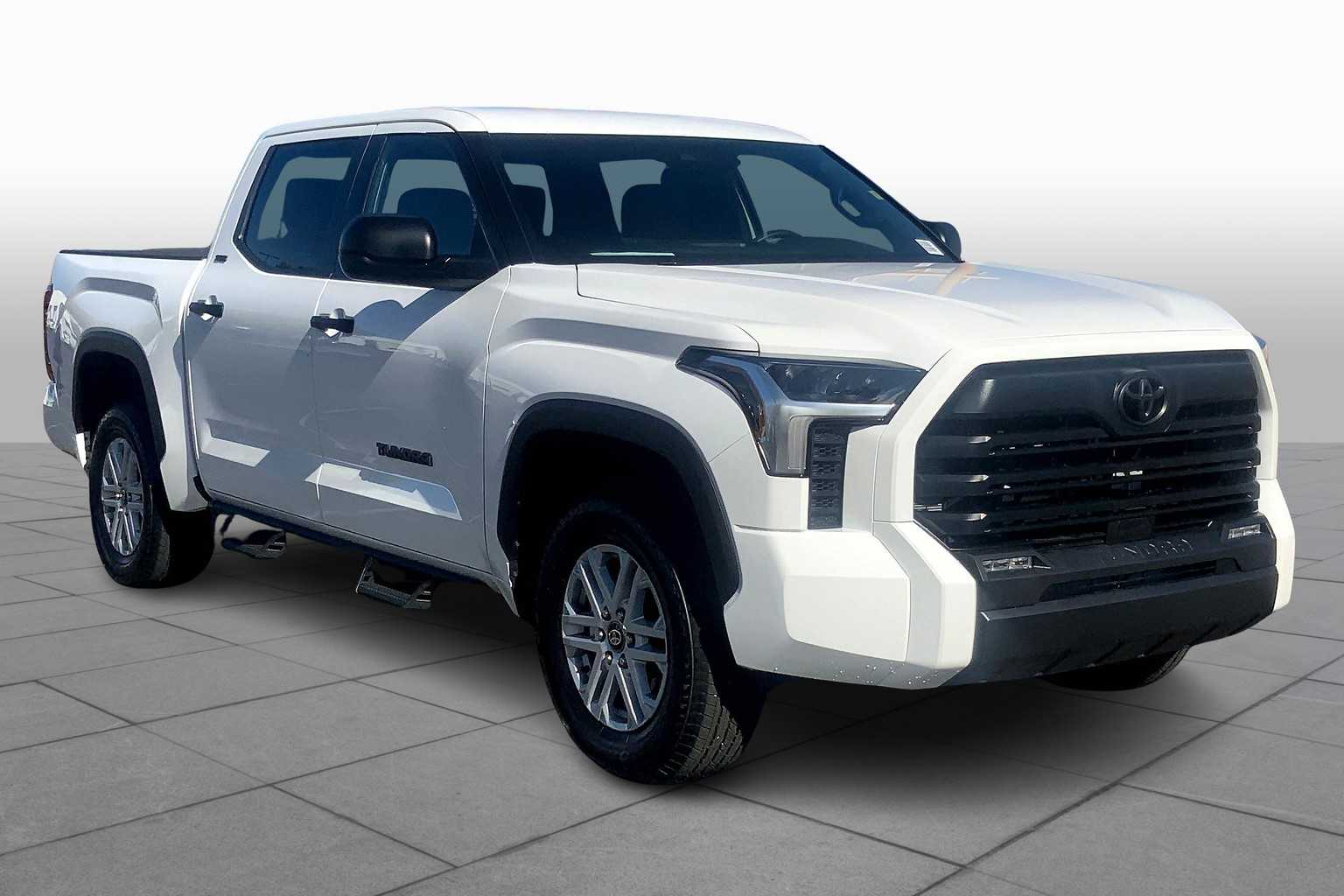 2025 Toyota Tundra SR5 CrewMax photo 2