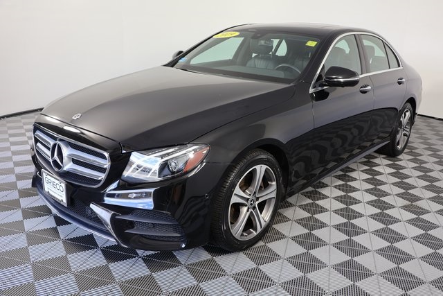 2019 Mercedes Benz E 300 4MATIC photo 3