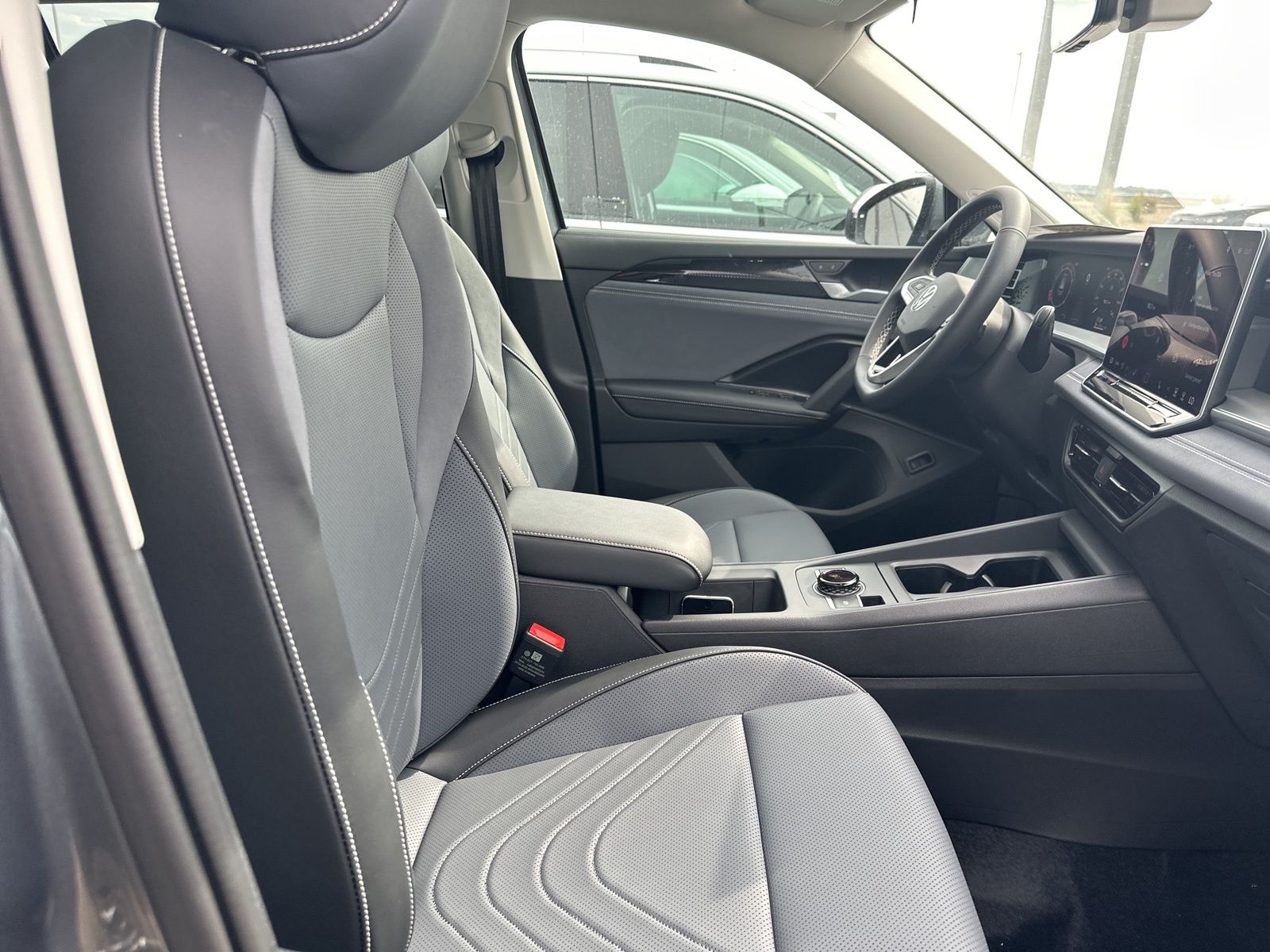 2025 Volkswagen Tiguan SE photo 39
