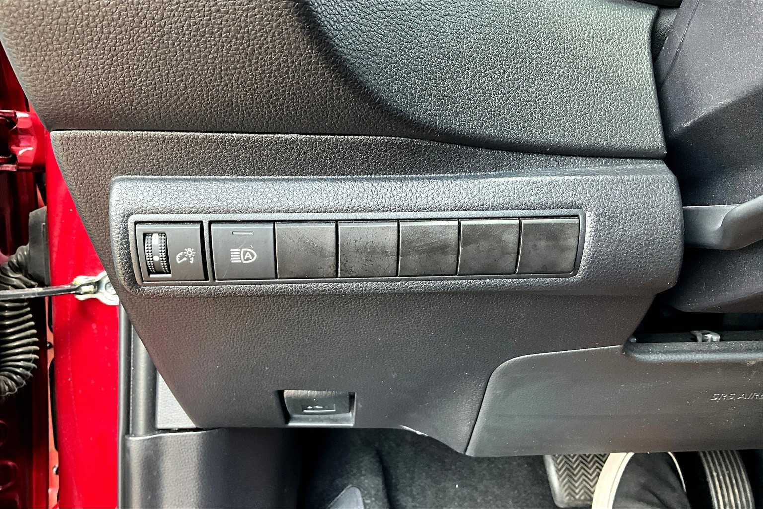 2022 Toyota Corolla LE photo 32