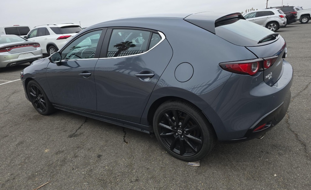 2024 Mazda Mazda3 2.5 s Carbon photo 2