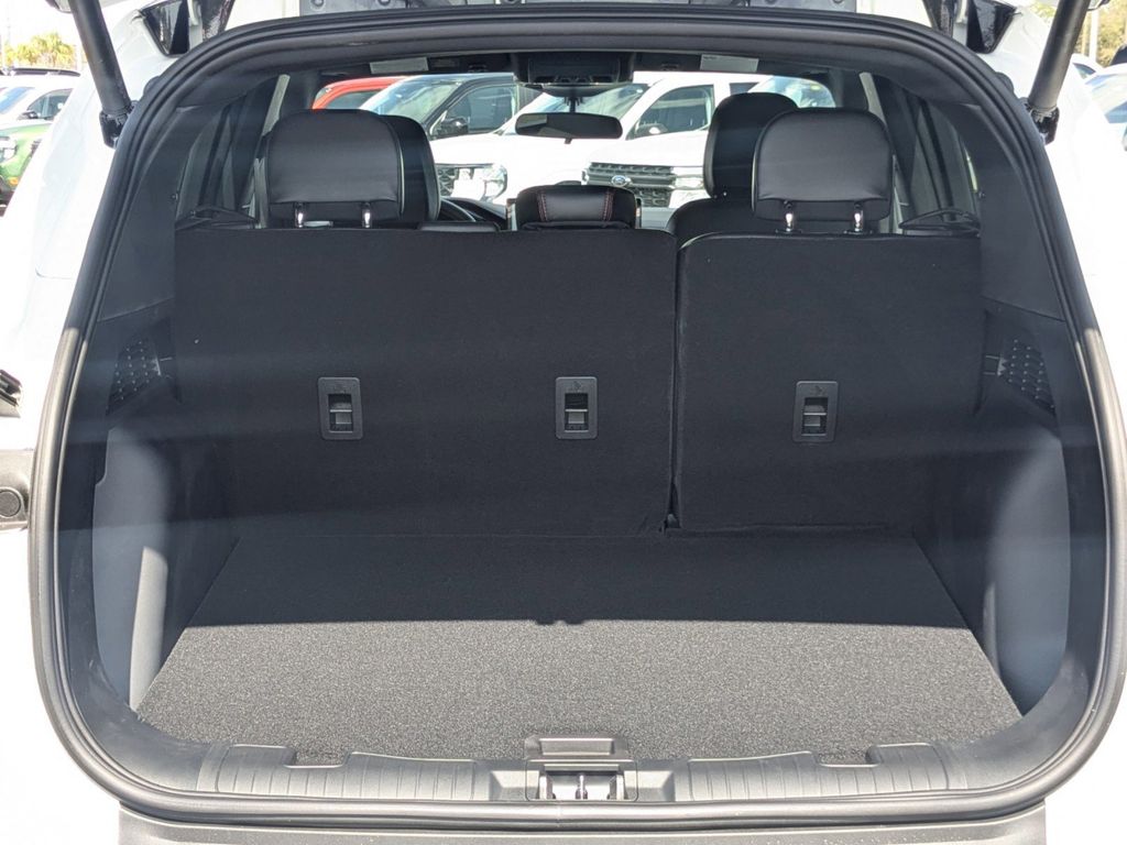 2025 Ford Escape ST-Line photo 13