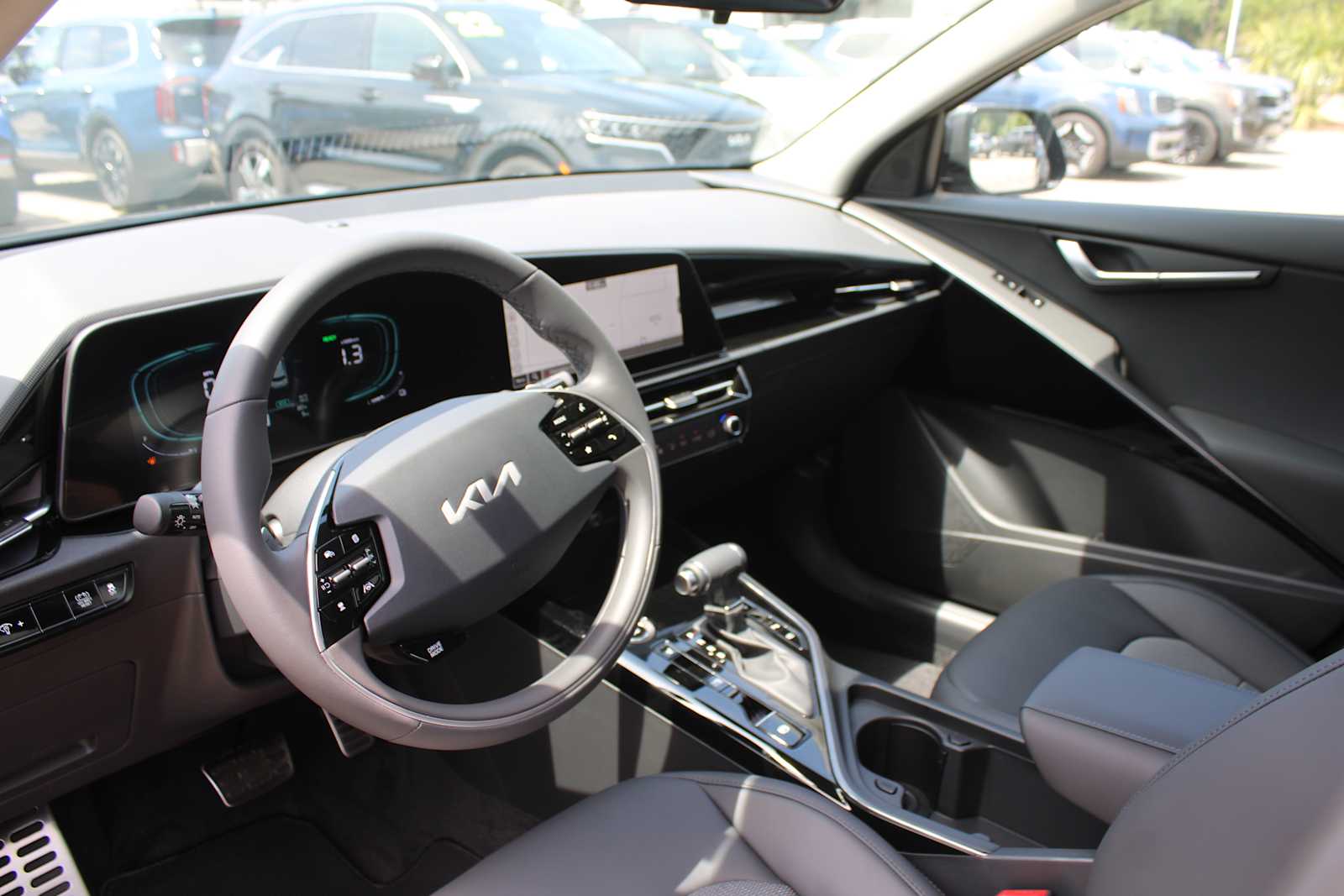 2025 Kia Niro EX Touring photo 21