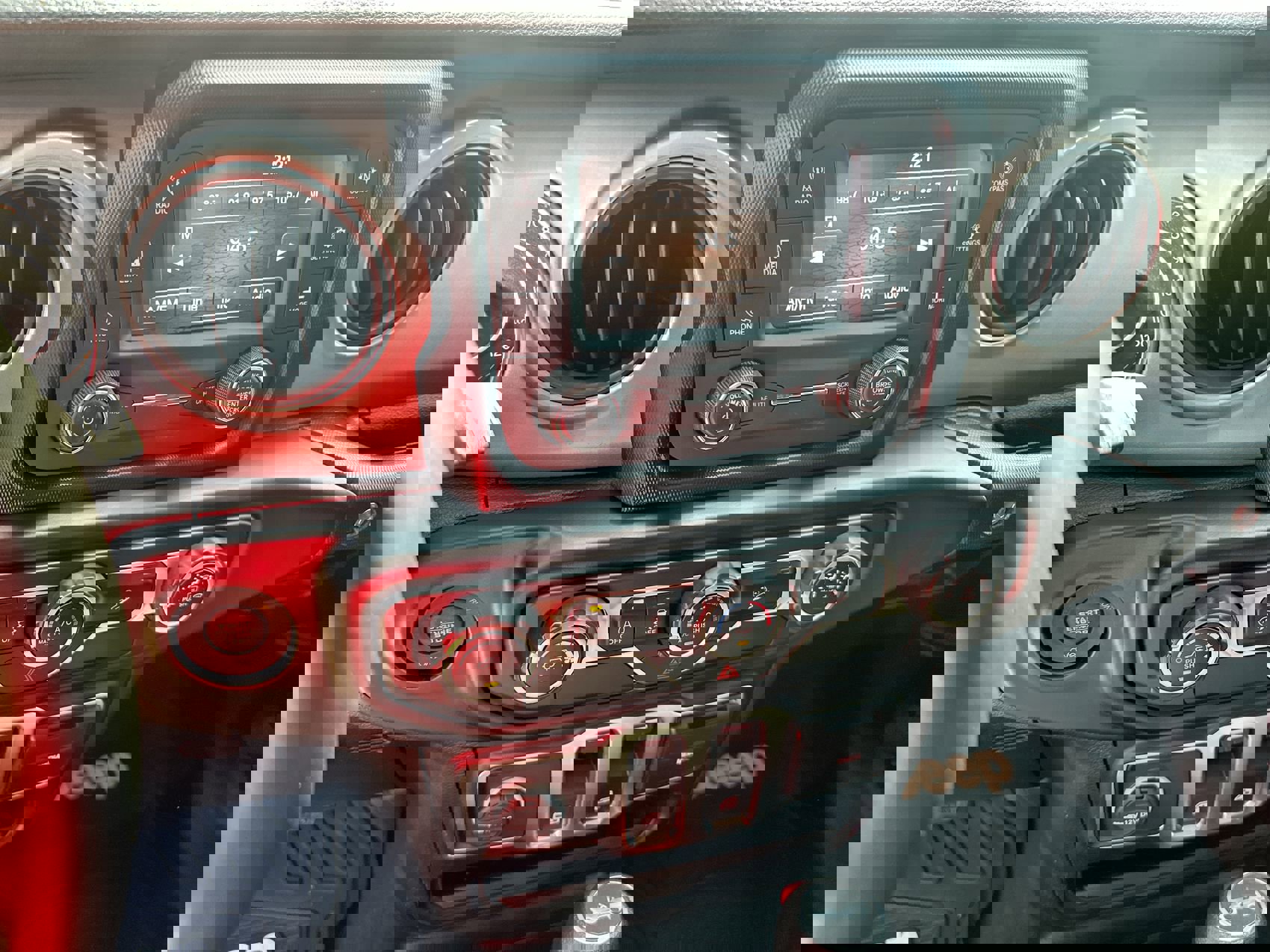 2020 Jeep Wrangler Sport S photo 12