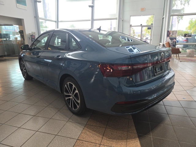 2025 Volkswagen Jetta Sport photo 5