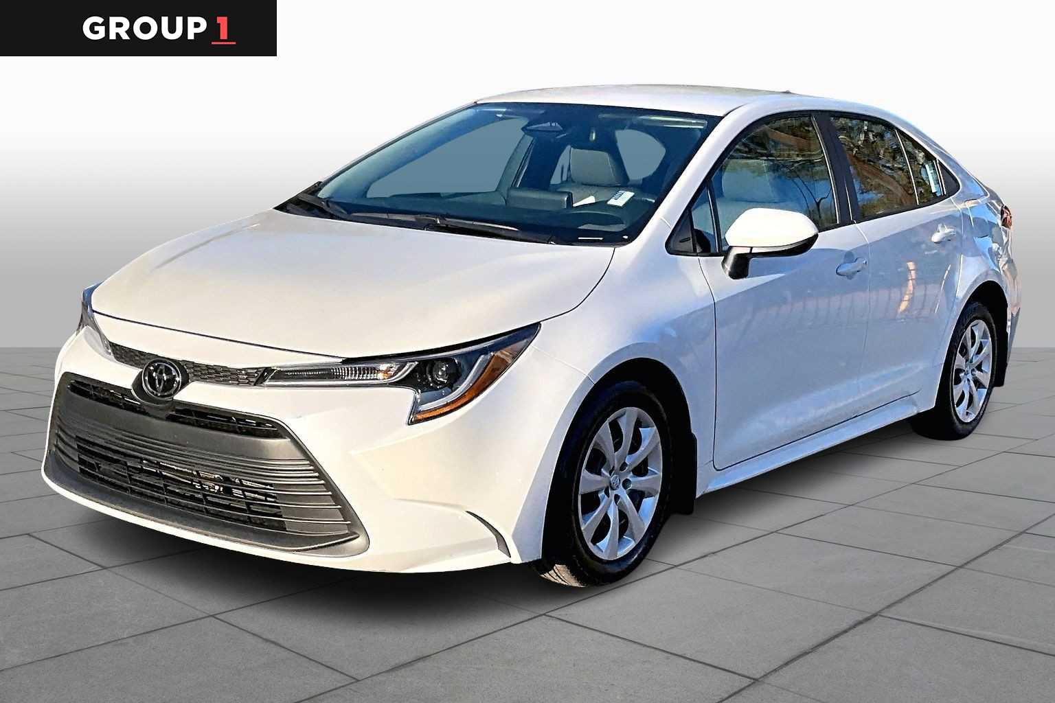 2025 Toyota Corolla LE's photo