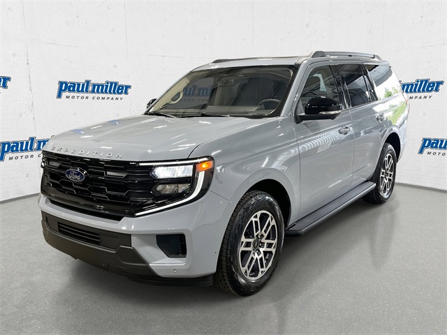 2025 Ford Expedition Active's photo