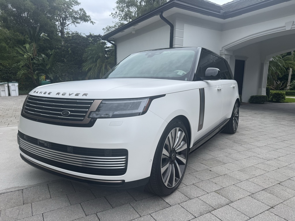 2025 Land Rover Range Rover SV