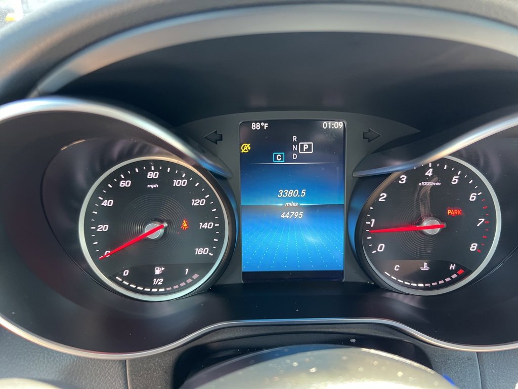 2021 Mercedes Benz GLC 300 photo 8