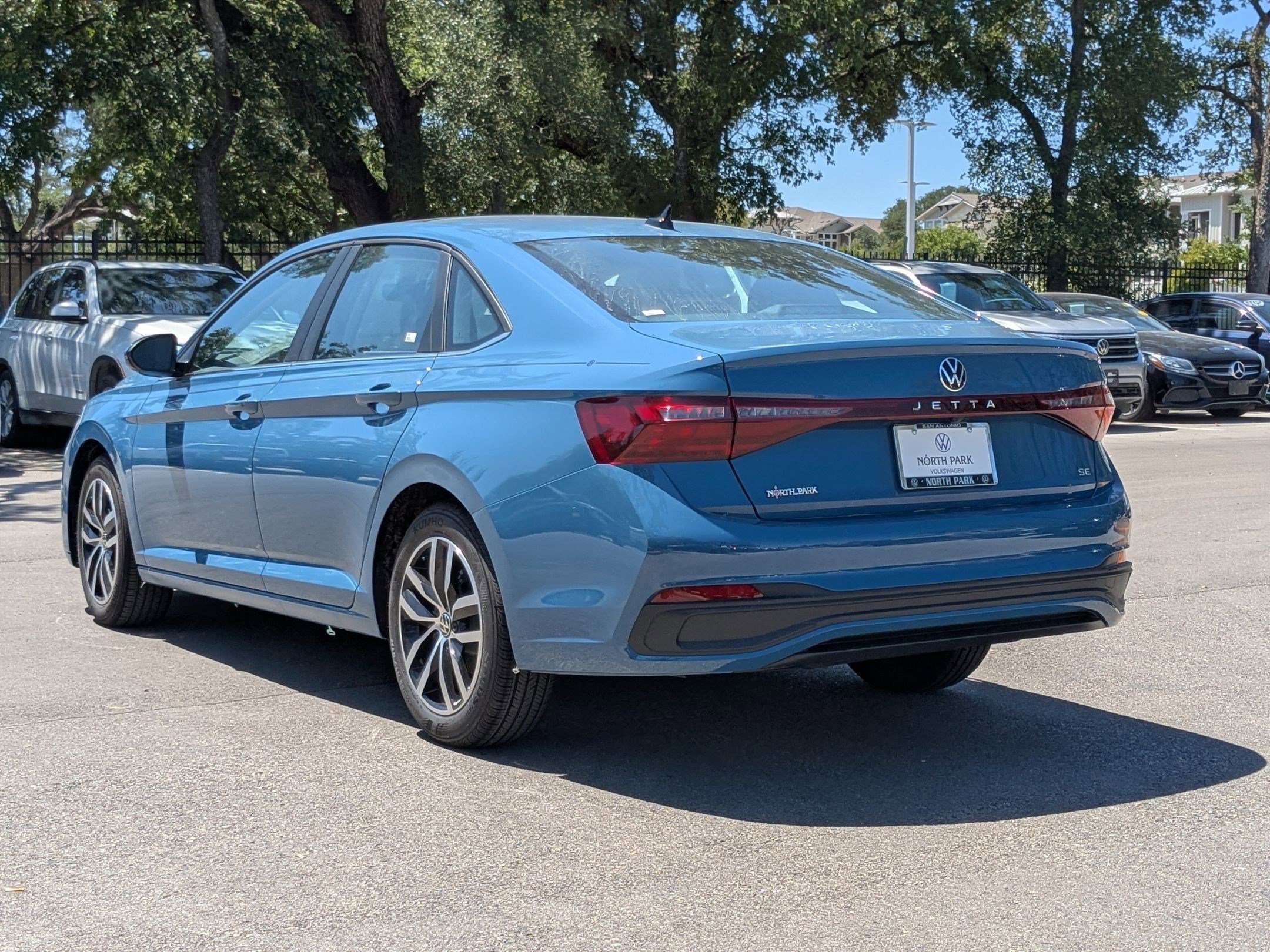 2025 Volkswagen Jetta SE photo 3