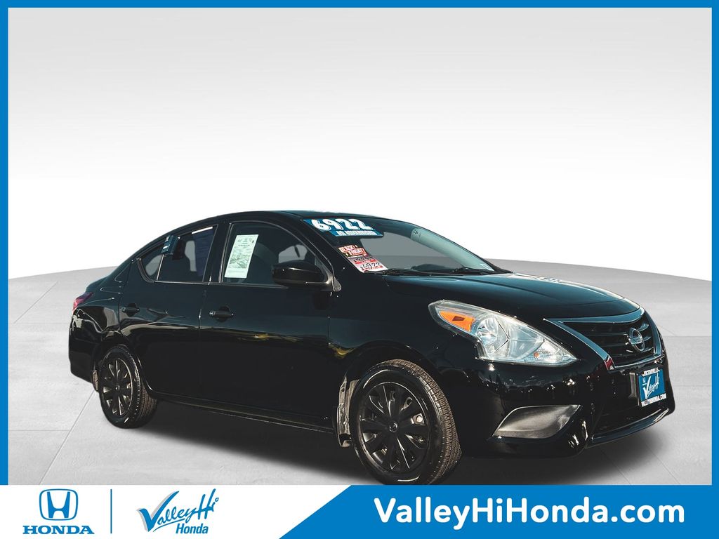 2017 Nissan Versa Sedan S Plus