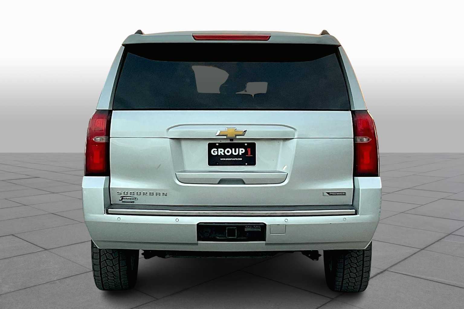 2018 Chevrolet Suburban Premier photo 4