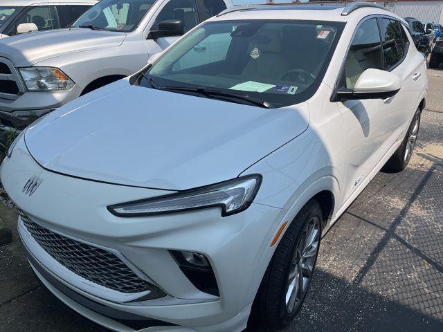2024 Buick Encore GX Avenir photo 2