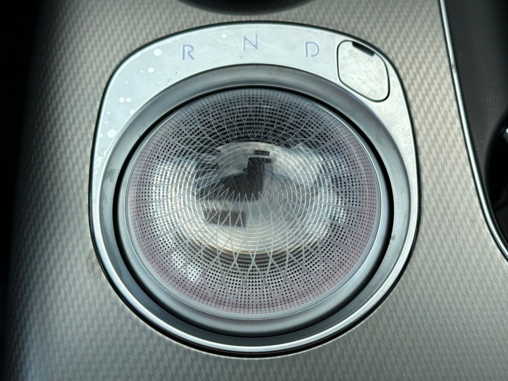 2025 Genesis GV60 Advanced AWD photo 29