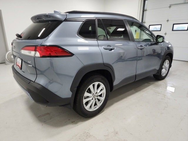 2022 Toyota Corolla Cross LE photo 7