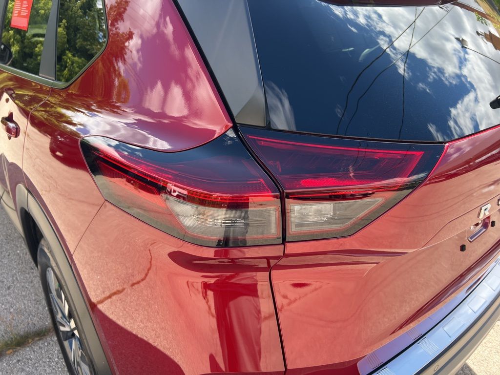 2023 Nissan Rogue SV photo 32