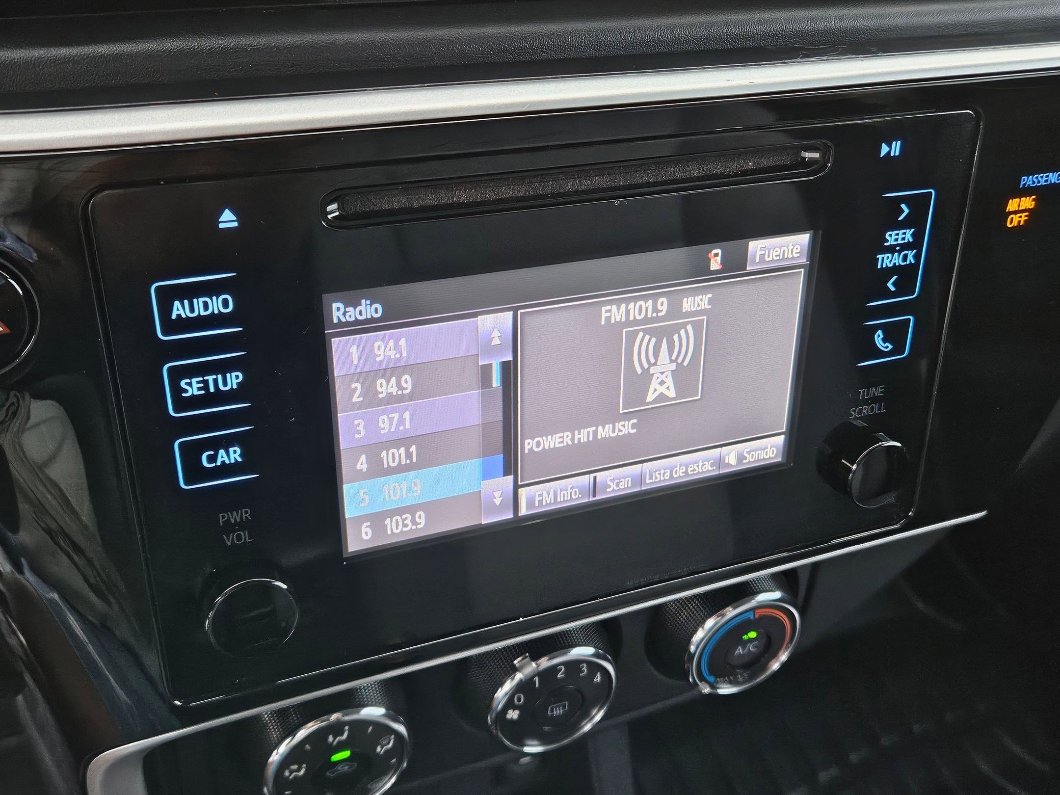 2018 Toyota Corolla L photo 20
