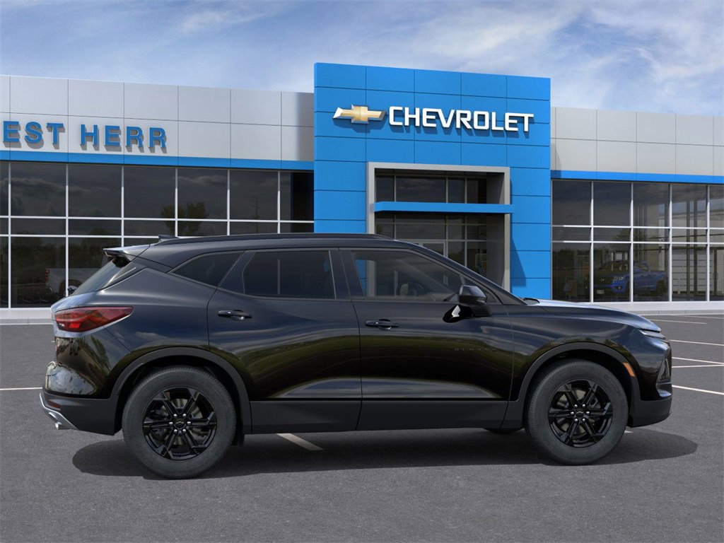 2025 Chevrolet Blazer 2LT photo 2
