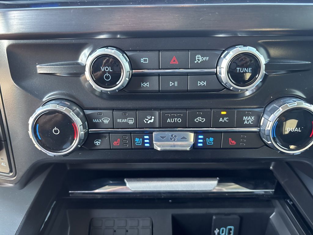2025 Ford F-350 Lariat photo 21
