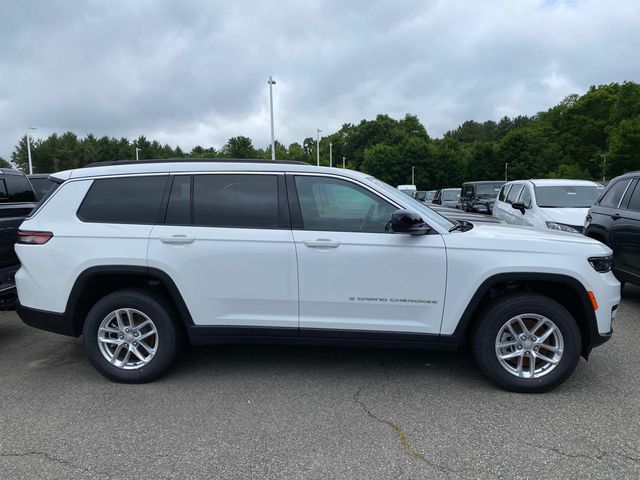 2025 Jeep Grand Cherokee Laredo X photo 2