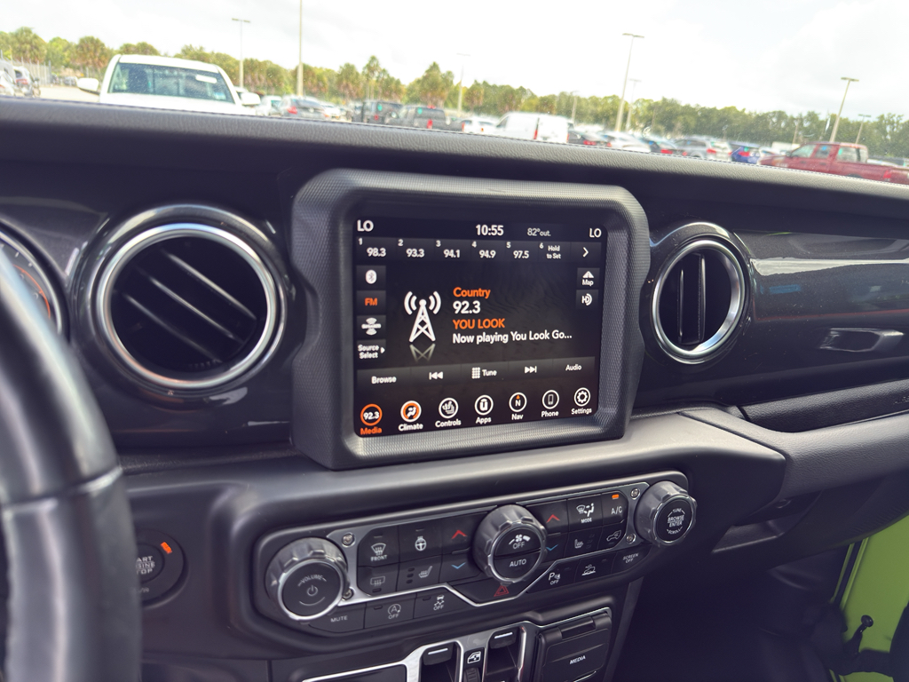 2021 Jeep Wrangler Unlimited Sahara Altitude photo 7