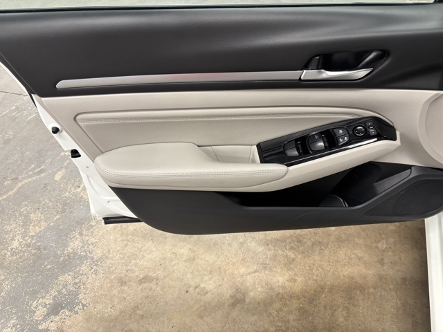 2023 Nissan Altima 2.5 SL photo 16