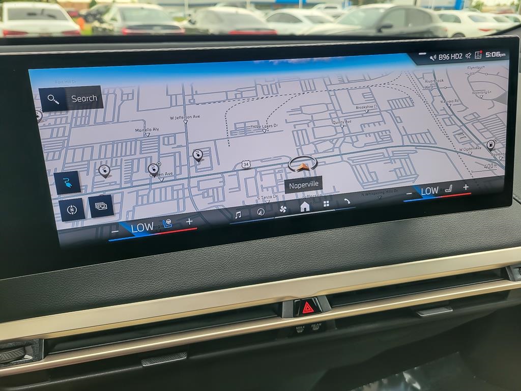 2024 BMW IX - Image 13