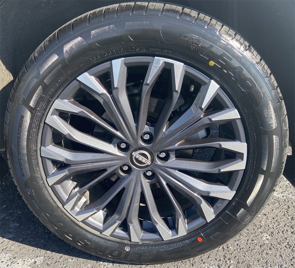 2024 Nissan Rogue Platinum photo 10