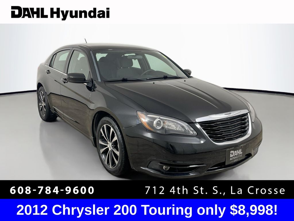 2012 Chrysler 200 Touring's photo