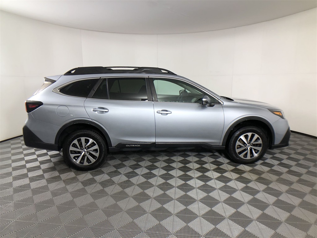 2020 Subaru Outback Premium photo 2