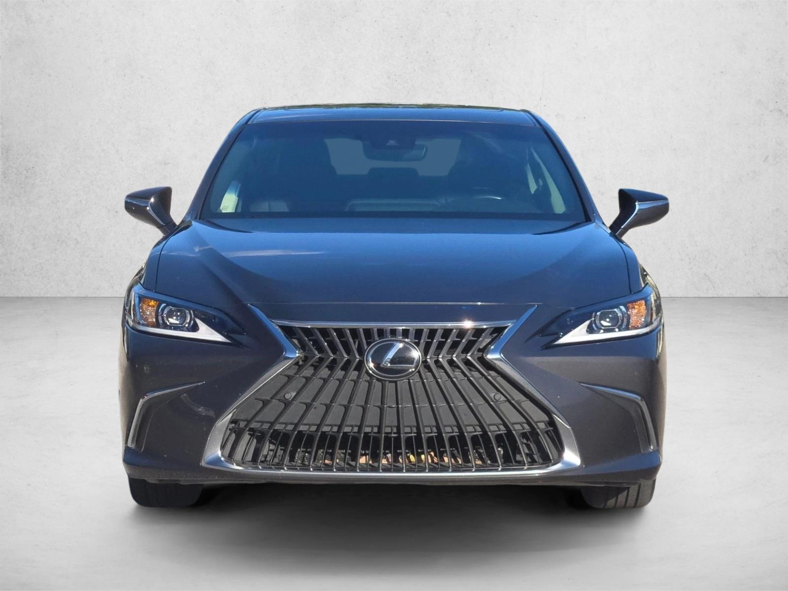 2022 Lexus ES 350 photo 2