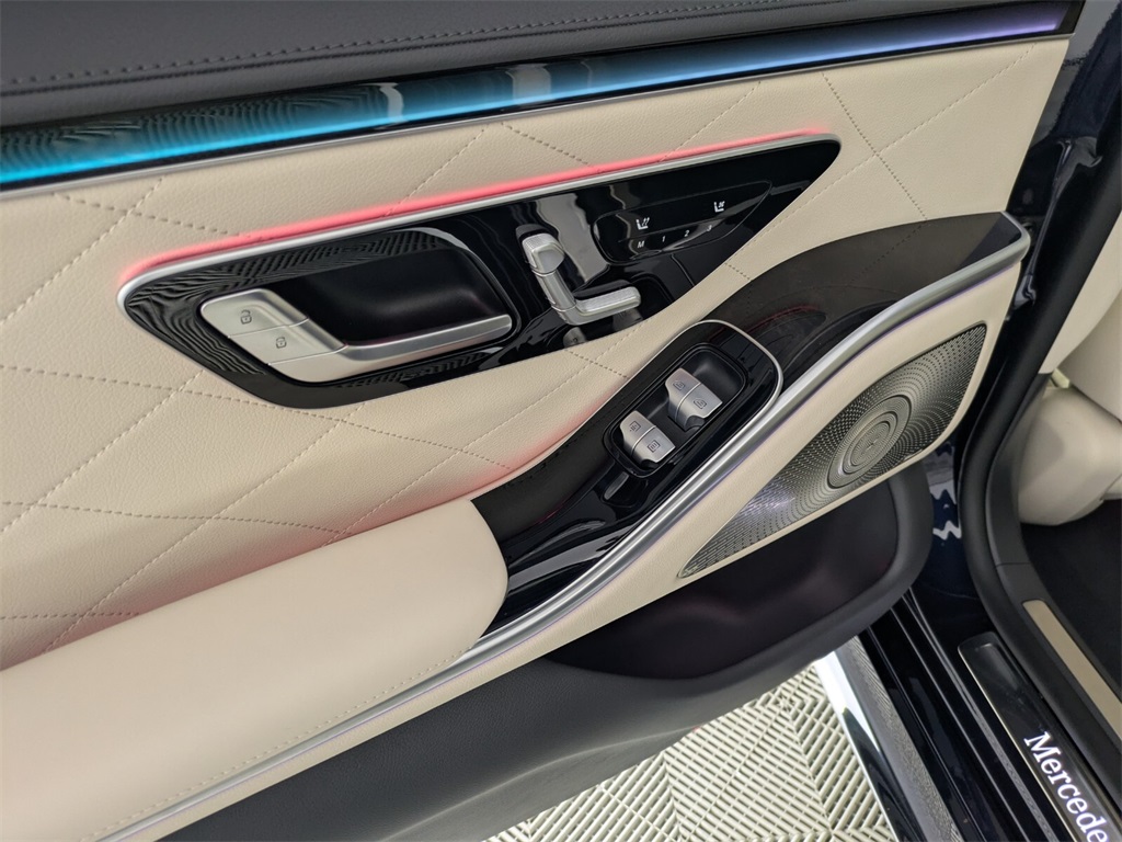 2024 Mercedes Benz S 580e 4MATIC photo 17