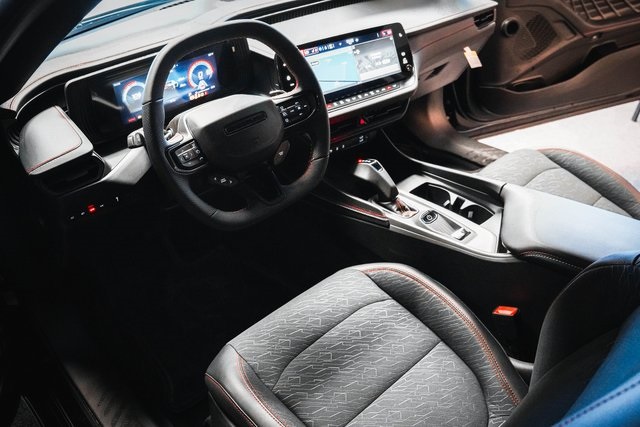2025 Dodge Charger R/T photo 6