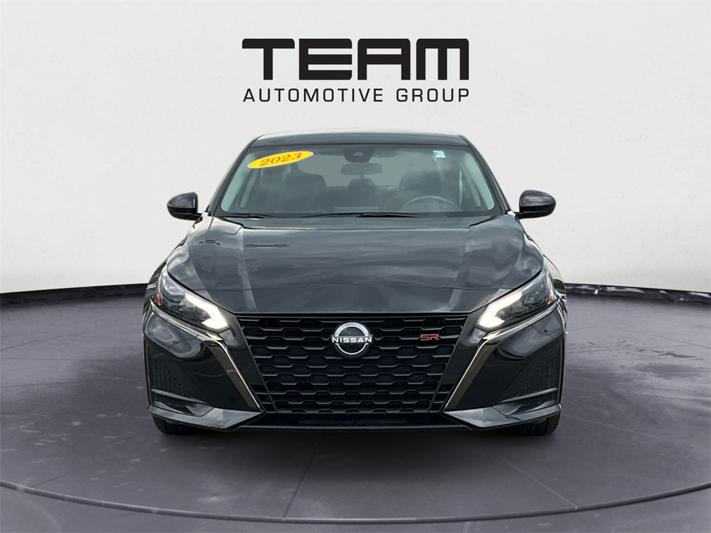 2023 Nissan Altima 2.5 SR photo 2