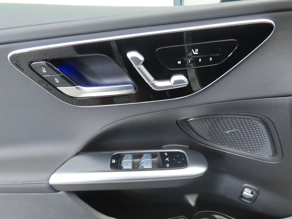 2025 Mercedes Benz C 300 photo 24