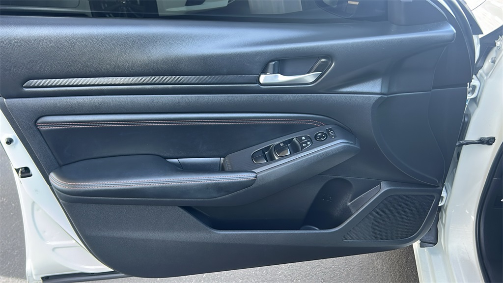 2020 Nissan Altima 2.5 SR photo 16