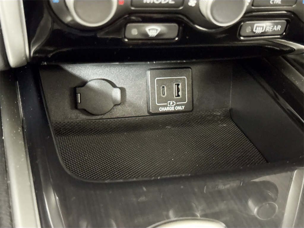 2019 Nissan Pathfinder SV photo 33