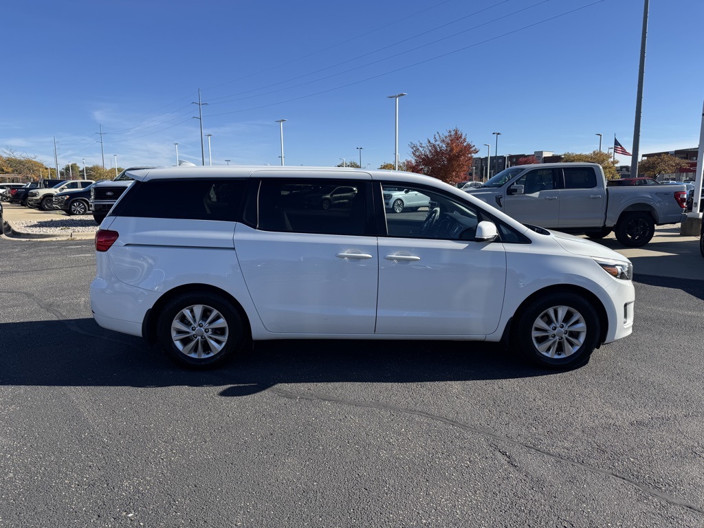 Used 2016 Kia Sedona L with VIN KNDMA5C18G6112651 for sale in Middleton, WI