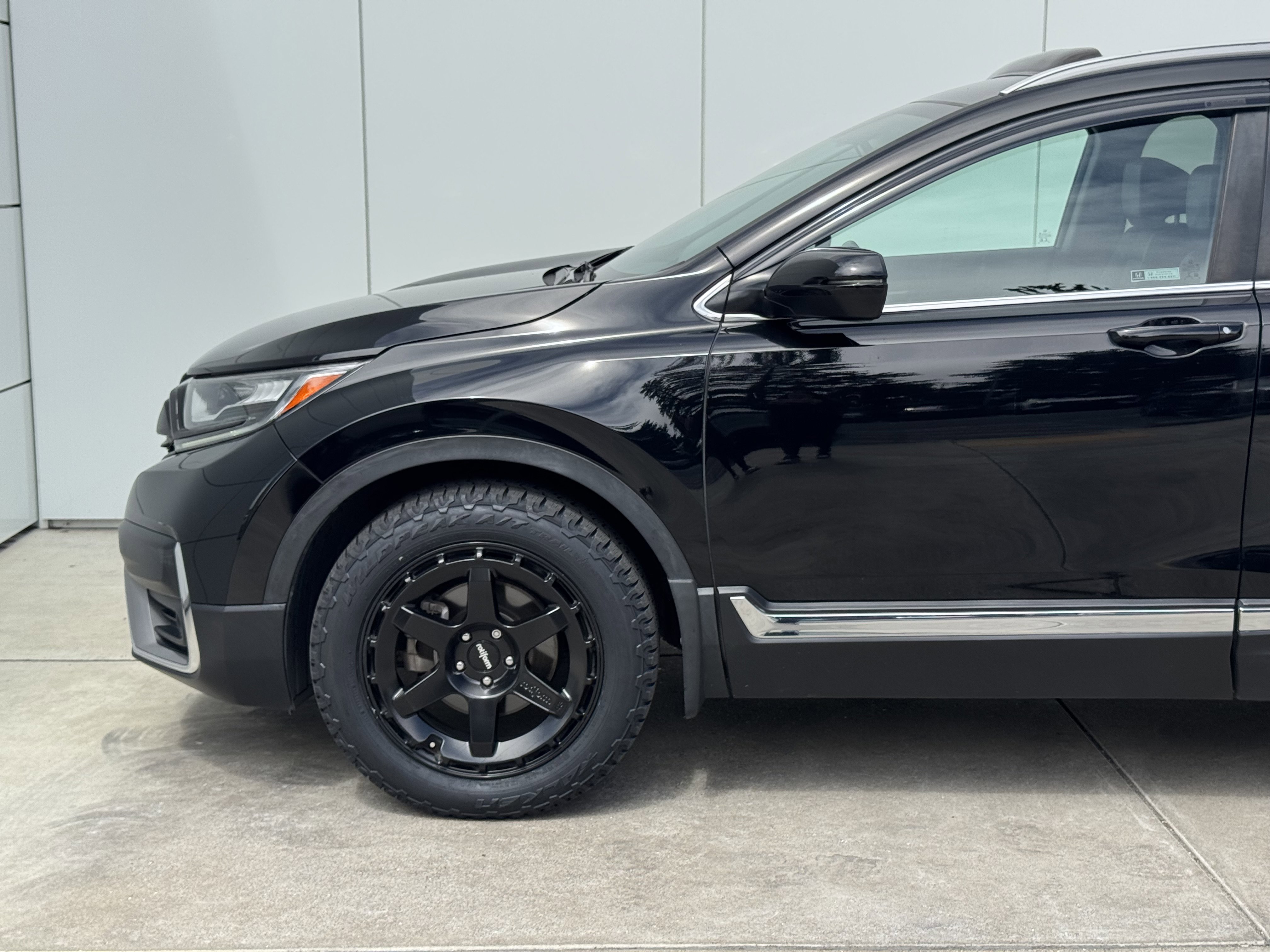 2020 Honda CR-V Touring photo 4