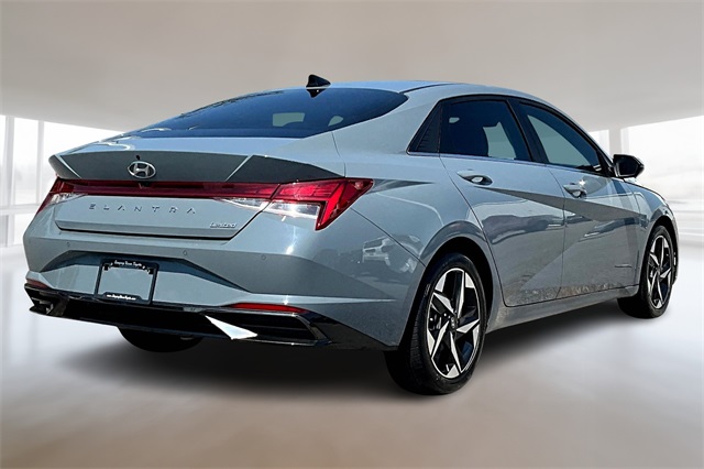 2023 Hyundai Elantra Limited photo 2