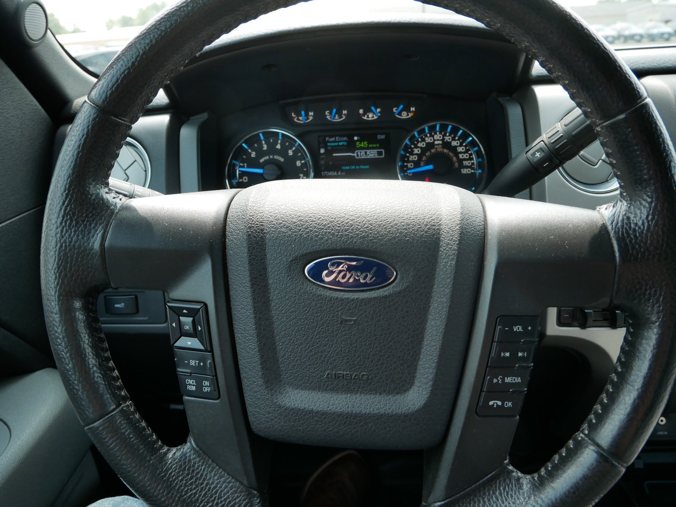 2014 Ford F-150 XLT photo 25