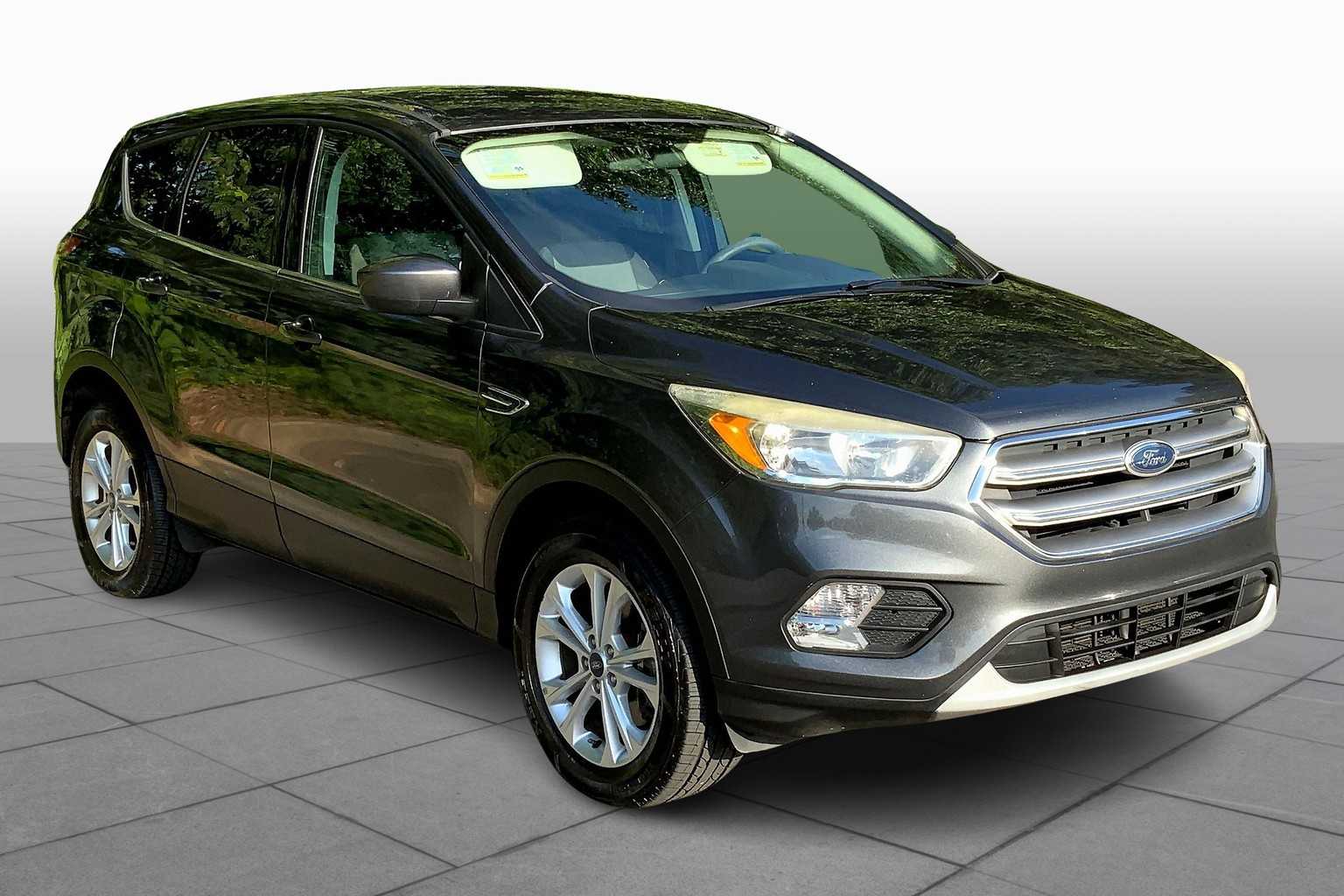 Used 2017 Ford Escape SE with VIN 1FMCU9GD3HUD94317 for sale in Bluffton, SC