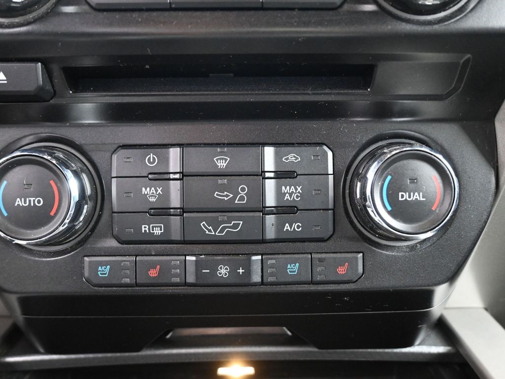 2015 Ford F-150 Lariat photo 2