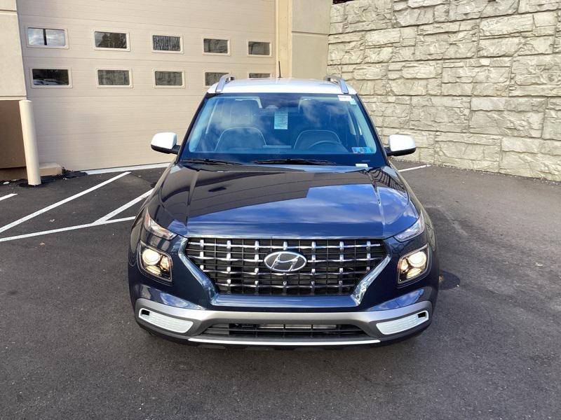 2026 Hyundai Venue SEL photo 2