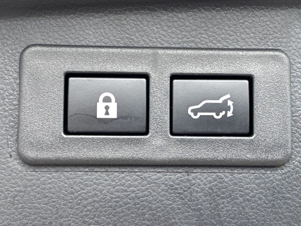 2024 Subaru Outback Onyx Edition photo 19