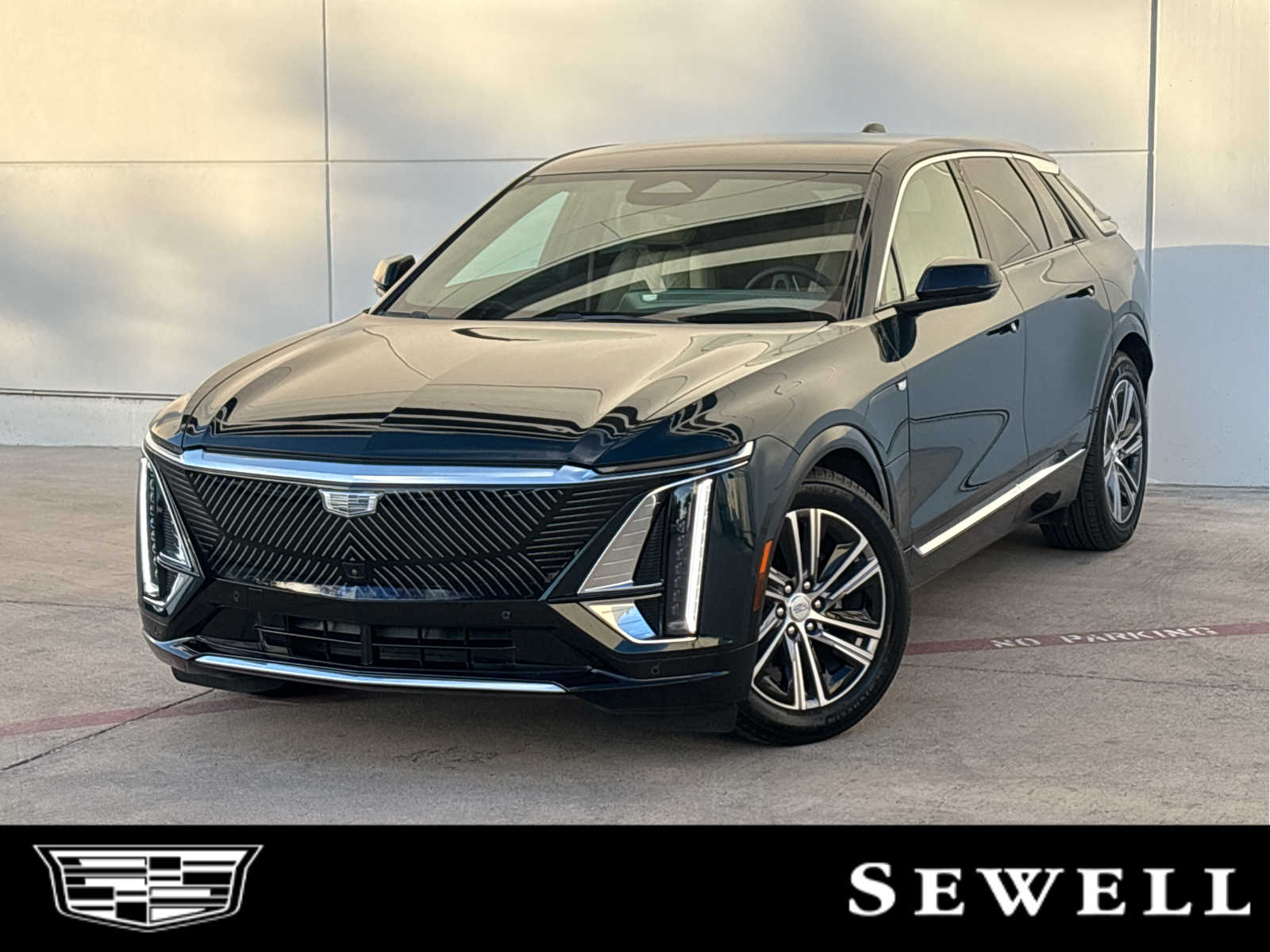 2024 Cadillac LYRIQ Luxury 3